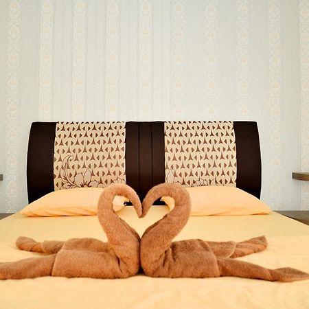 Haura Syariah Home Stay Bandar Lampung Esterno foto