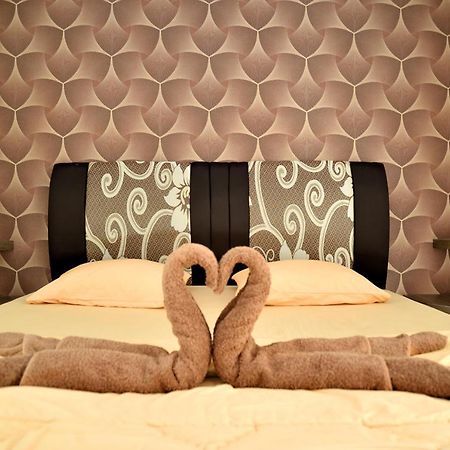 Haura Syariah Home Stay Bandar Lampung Esterno foto